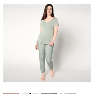 Barefoot Dreams Malibu Collection double V tee and Lounger Pant Set NWT!